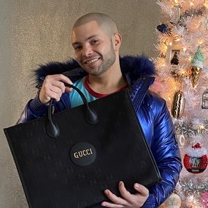 Meet your Posher, Jonathan